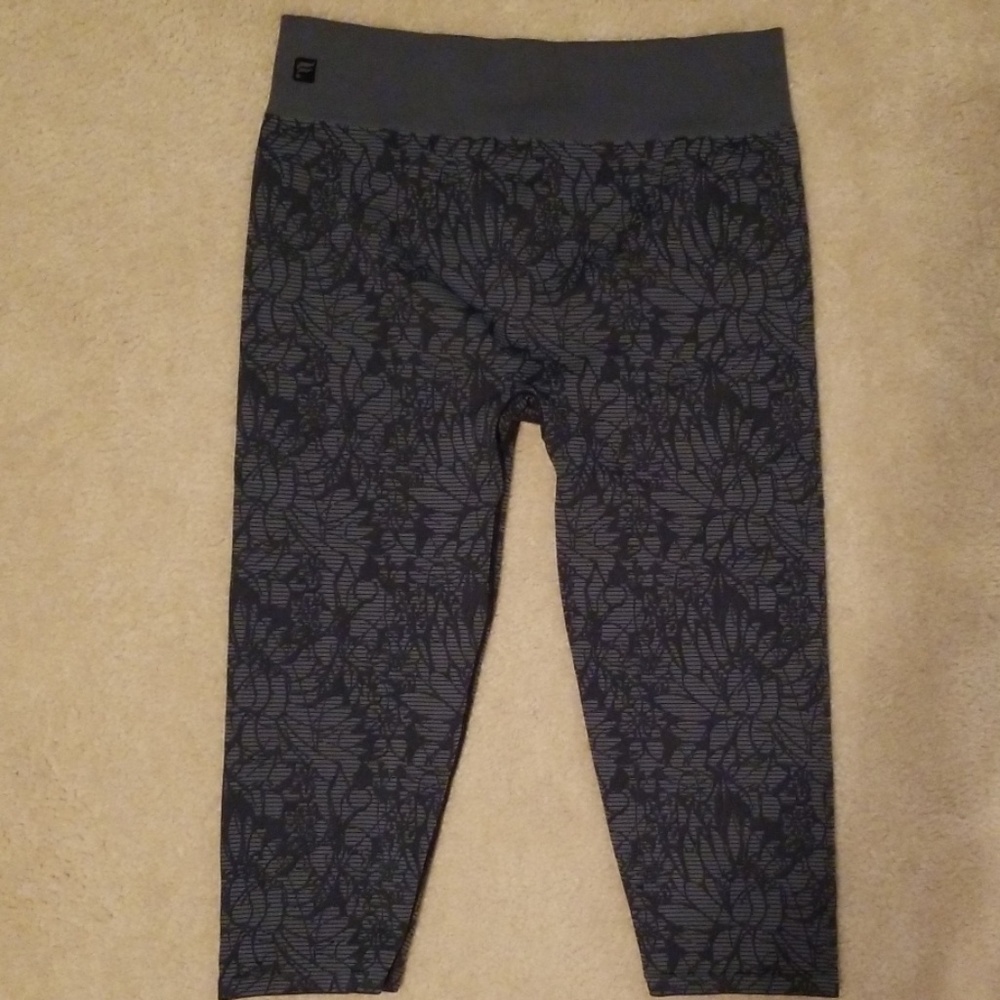 Fabletics Seamless Capris - image 2